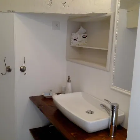 Frühstückspension Chambres D'hotes Benqu'hotes 3*